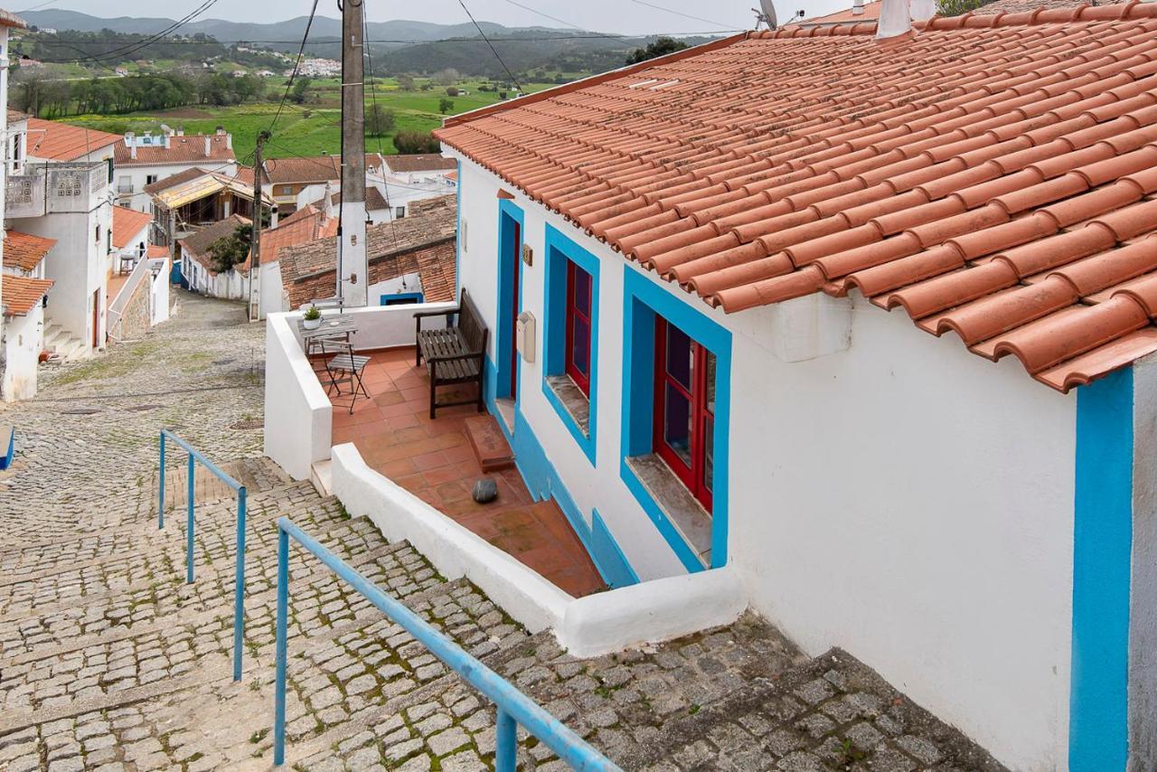 Hillside 2 Aljezur Old Town Pensionat Exteriör bild