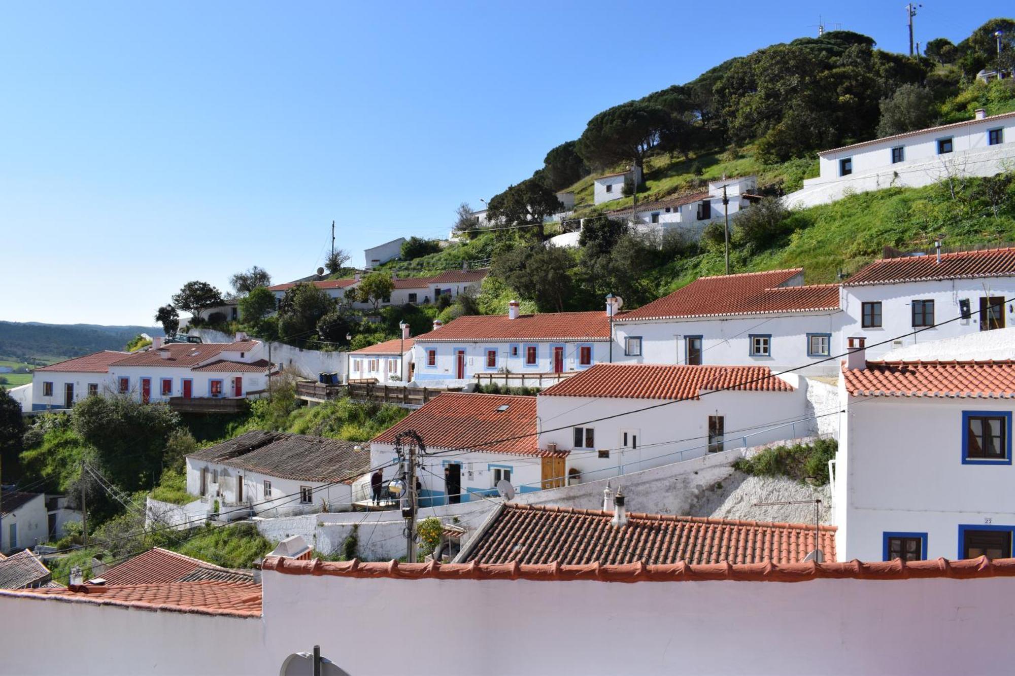 Hillside 2 Aljezur Old Town Pensionat Exteriör bild